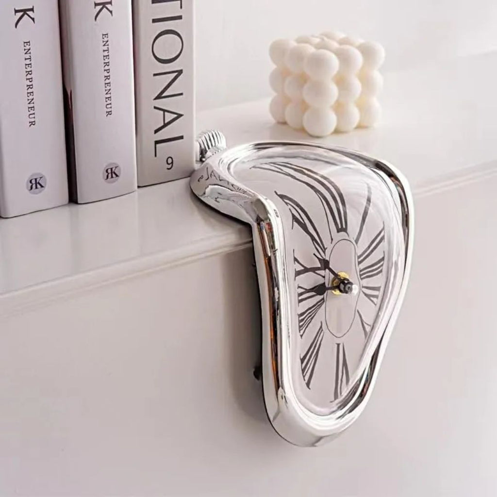 El reloj que desafía el tiempo y la lógica - RELOJ DERRETIDO